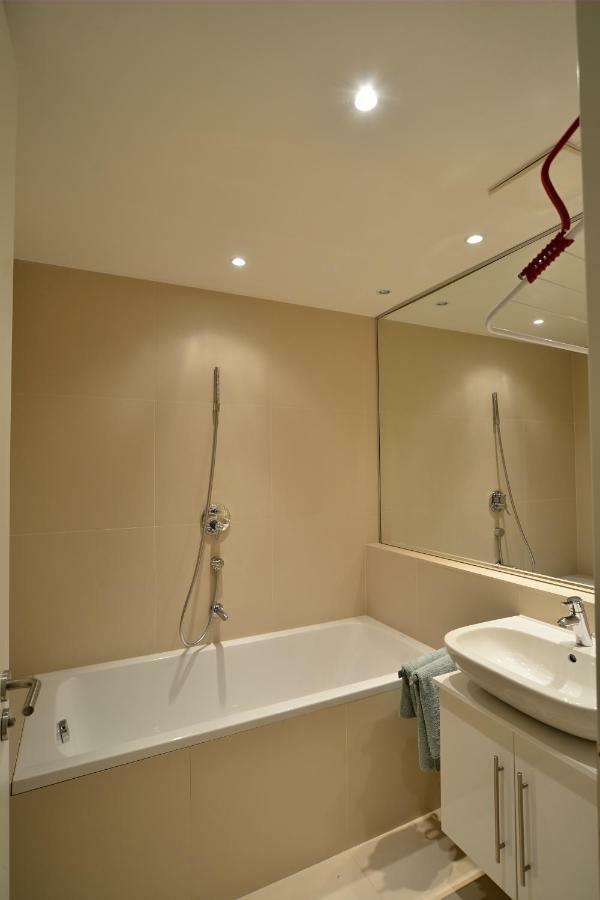 Kolonada Luxury 2 Bedroom Apartment With Balcony Marianske Lazne Exterior foto